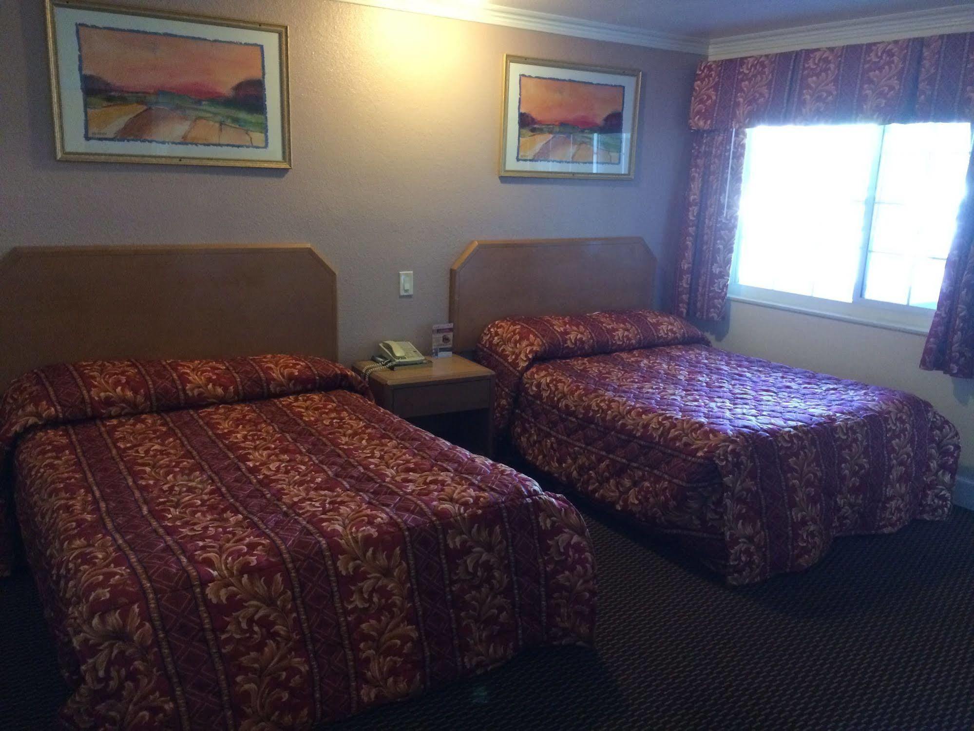 Town And Country Inn Санта-Марія Екстер'єр фото