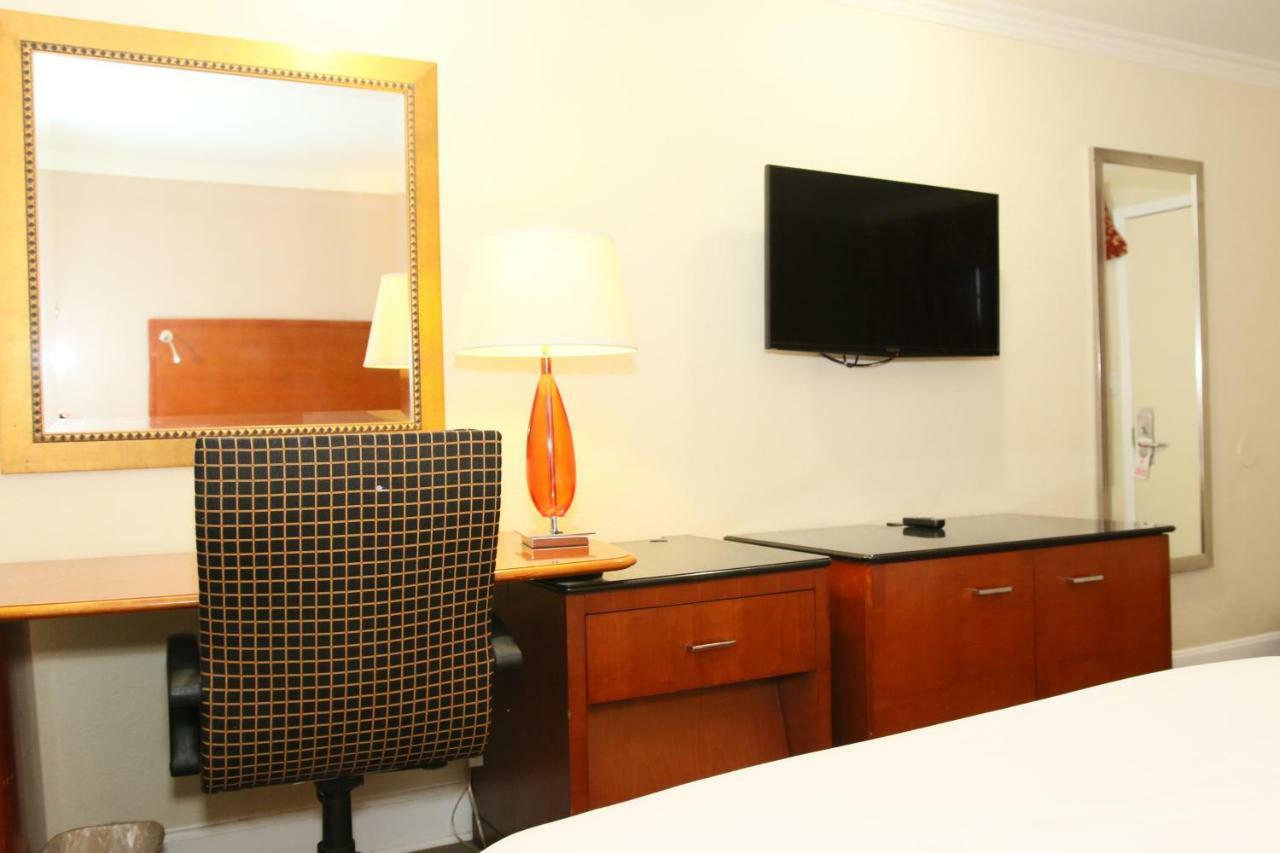 Town And Country Inn Санта-Марія Екстер'єр фото