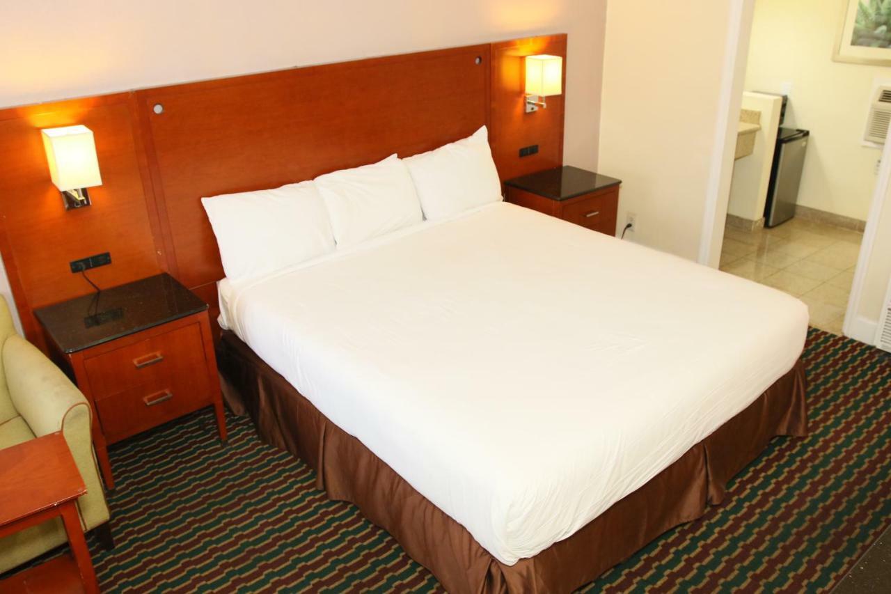 Town And Country Inn Санта-Марія Екстер'єр фото