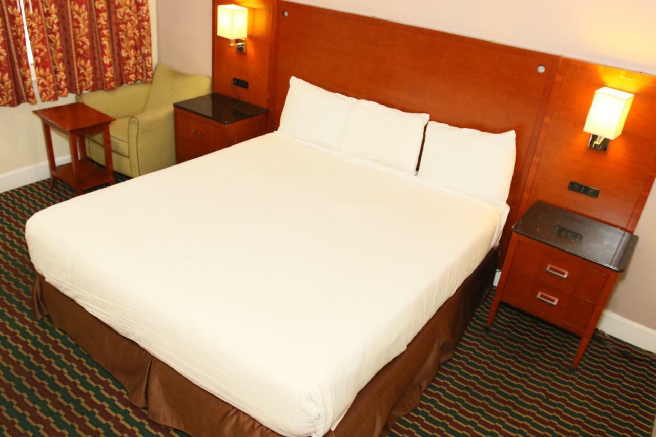 Town And Country Inn Санта-Марія Екстер'єр фото