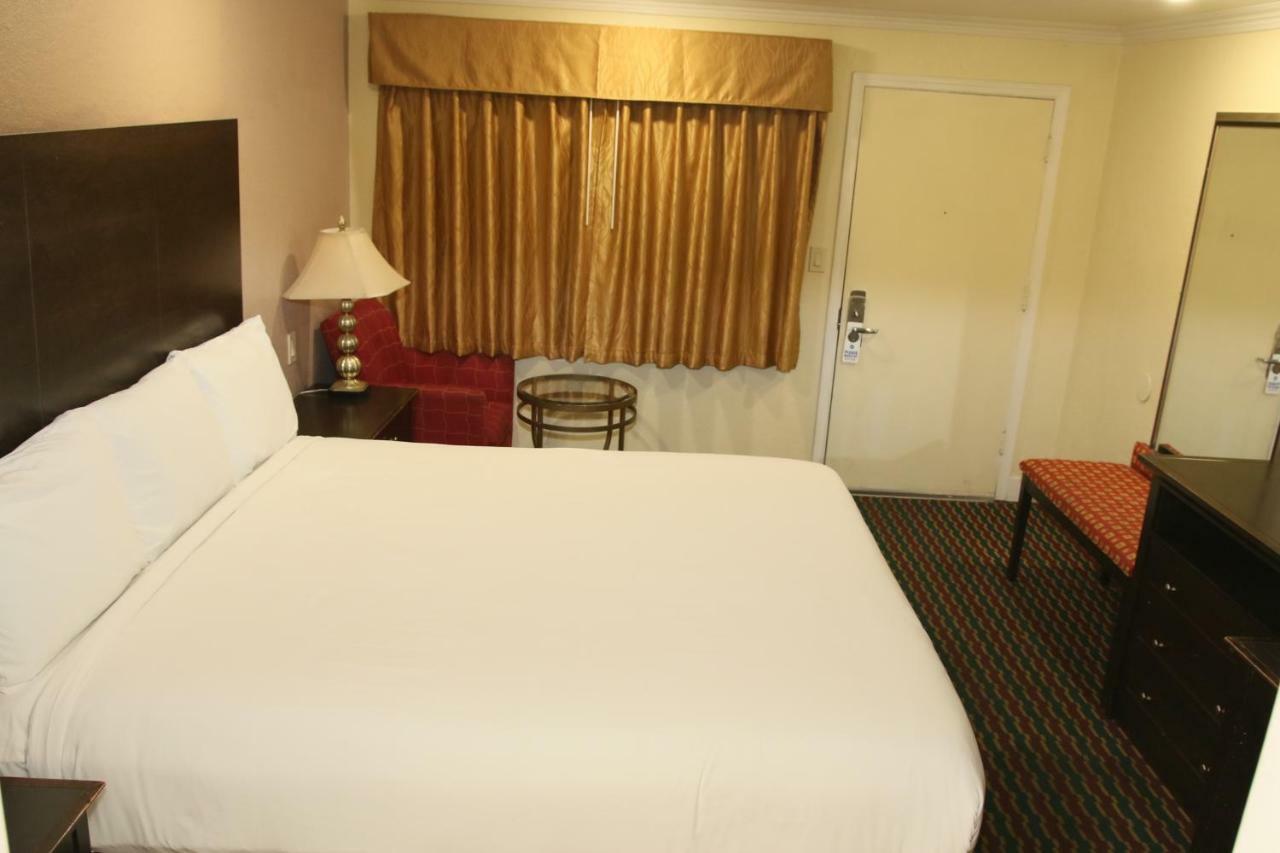 Town And Country Inn Санта-Марія Екстер'єр фото